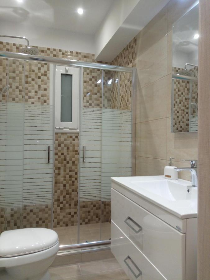 Cozy Studio Near Victoria Metro Station Athens Exterior photo